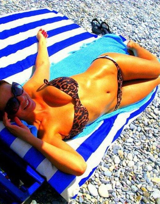 Анна Седокова на фото в купальнике