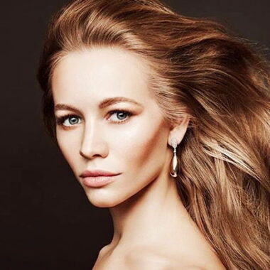 Светлана <b>Устинова</b>