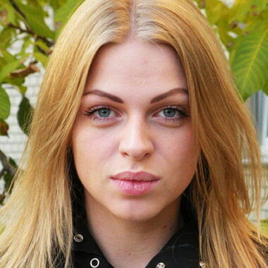 Яна <b>Глущенко</b>