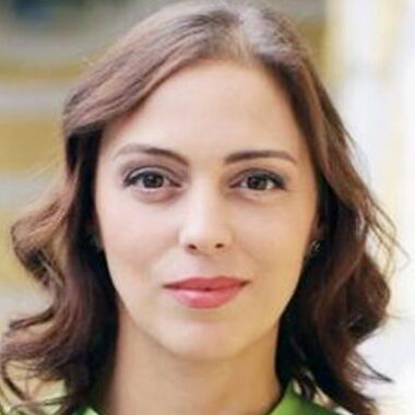 Нелли <b>Уварова</b>