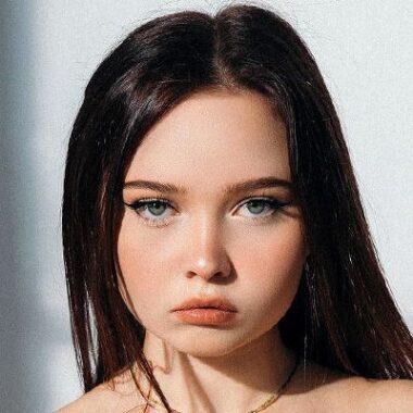 Аня <b>Енина</b>