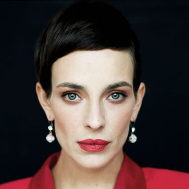 Анна <b>Попова</b>