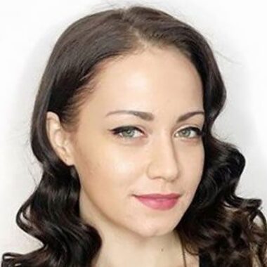 Анна <b>Адамович</b>