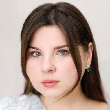Юлия <b>Серина</b>