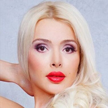 Алена <b>Кравец</b>