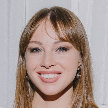 Полина <b>Диброва</b>